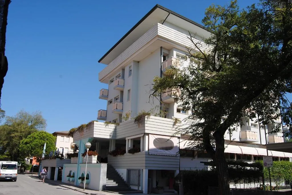Hotel Mayer Bibione 3*,  Italy